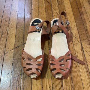 Toffel Swedish Hasbeens Size 10
